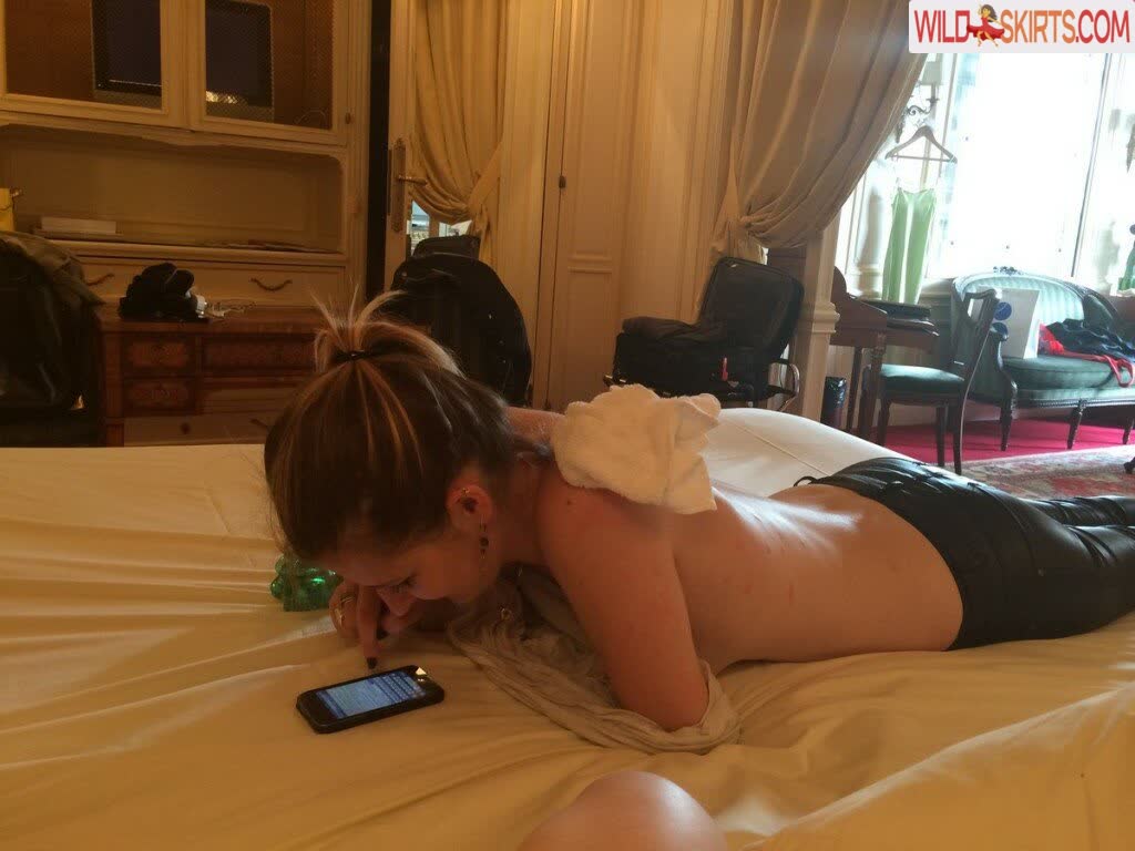 Emily Browning / emilyjanebrowning nude Instagram leaked photo #84
