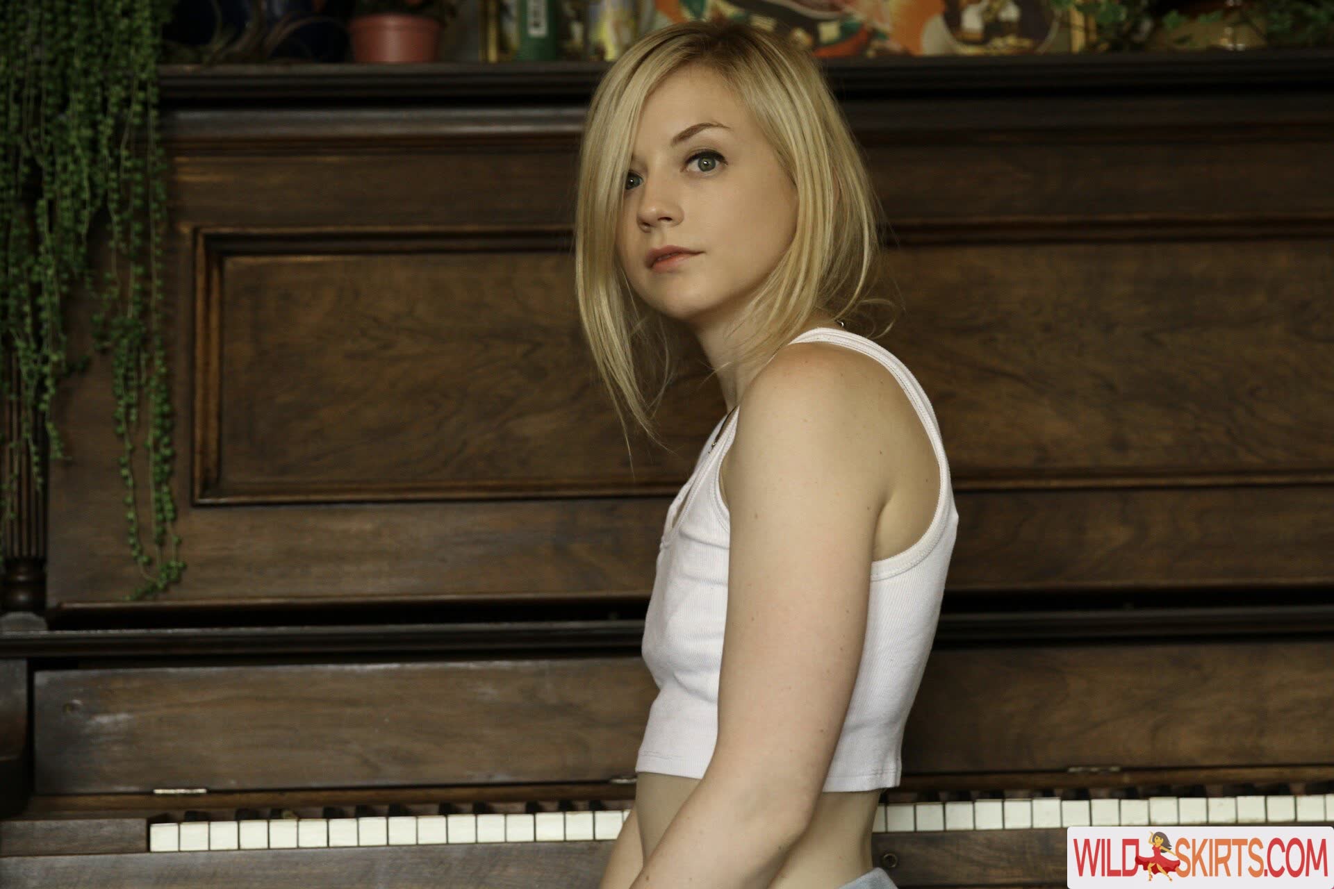 Emily Kinney nude leaked photo #46