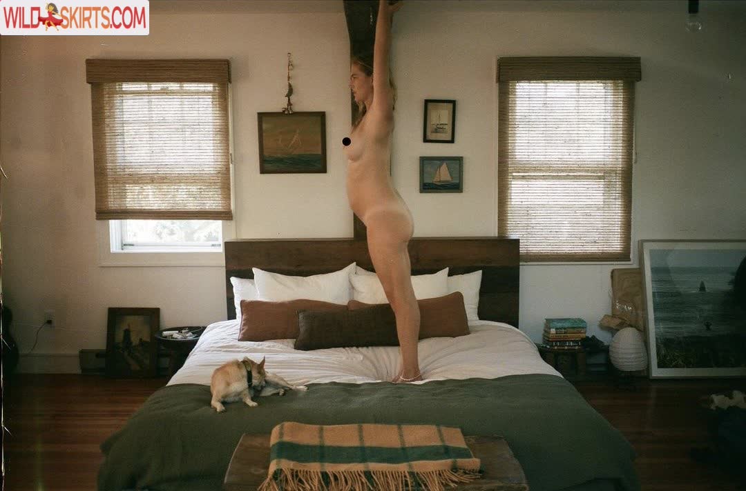 Emily Wickersham nude leaked photo #9