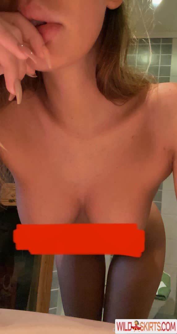 Emisecrets nude leaked photo #22