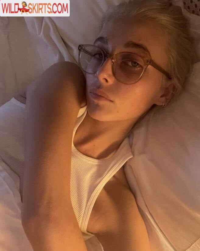 Emma Chamberlain nude leaked photo #54