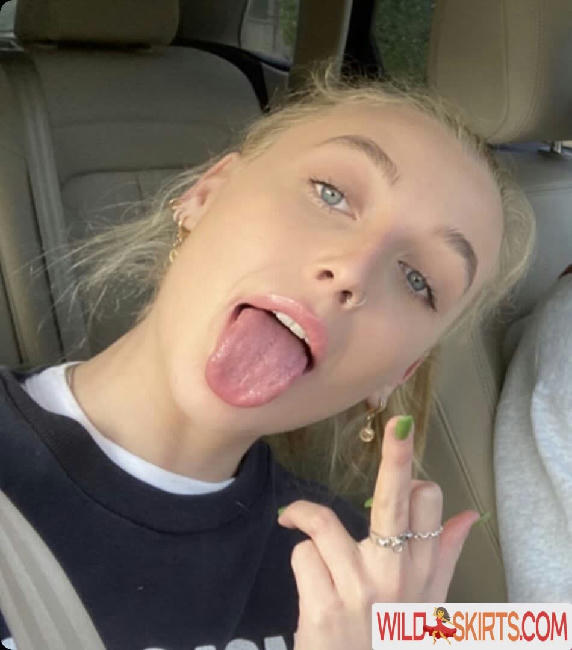 Emma Chamberlain / emmachamberlain / u95012320 nude OnlyFans, Instagram leaked photo #63