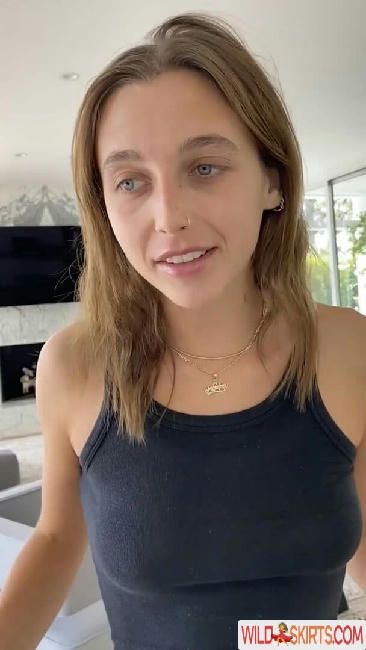 Emma Chamberlain / emmachamberlain / u95012320 nude OnlyFans, Instagram leaked photo #9