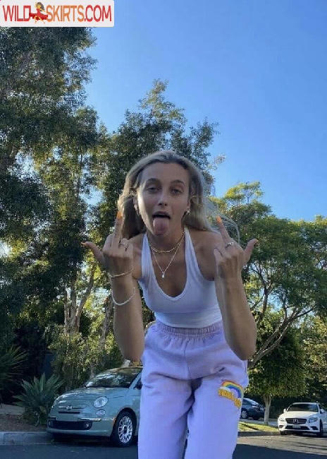 Emma Chamberlain / emmachamberlain / u95012320 nude OnlyFans, Instagram leaked photo #37