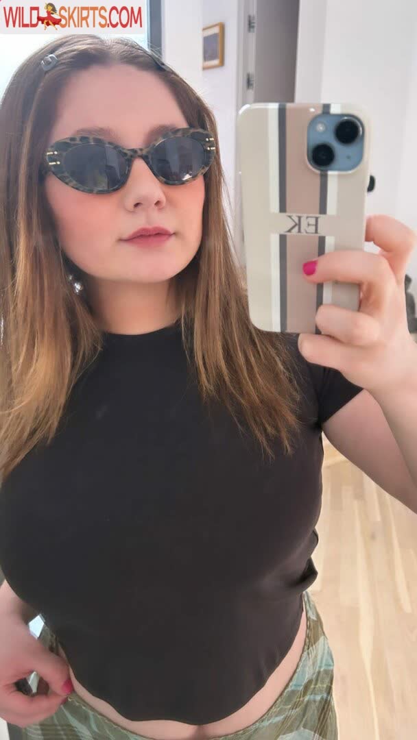 Emma Kenney / amirrazm / emmakenney / ems4638 nude OnlyFans, Instagram leaked photo