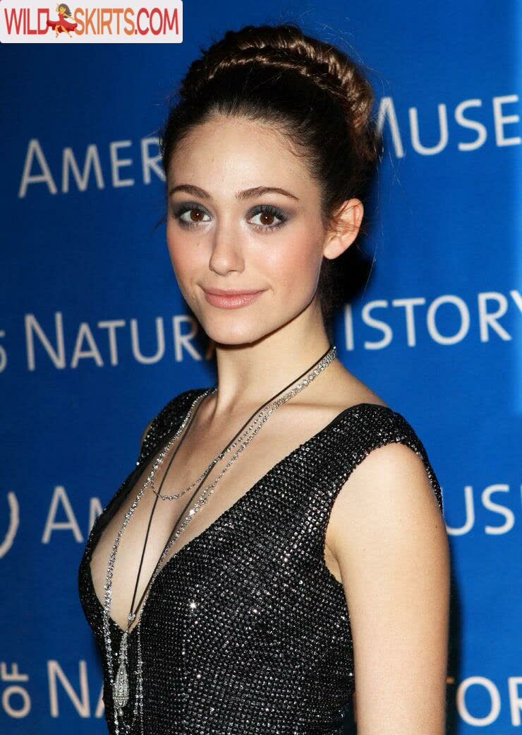 Emmy Rossum / emmy nude Instagram leaked photo #4