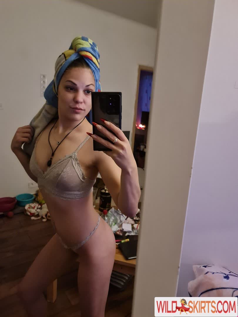 emocinii nude OnlyFans, Instagram leaked photo #3