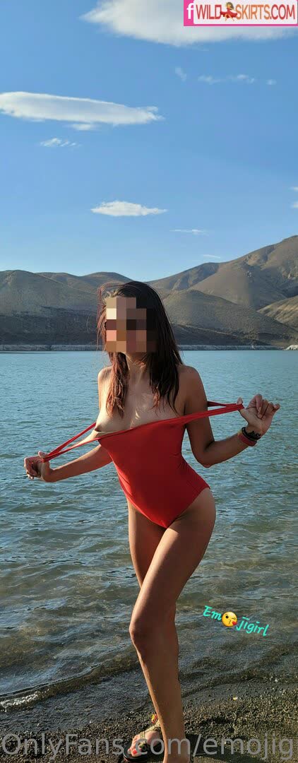 Emojigirl1984 nude leaked photo #69