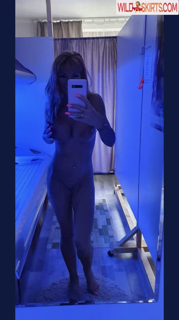 Erika / erikacostell / theprettymess nude OnlyFans, Instagram leaked photo #6