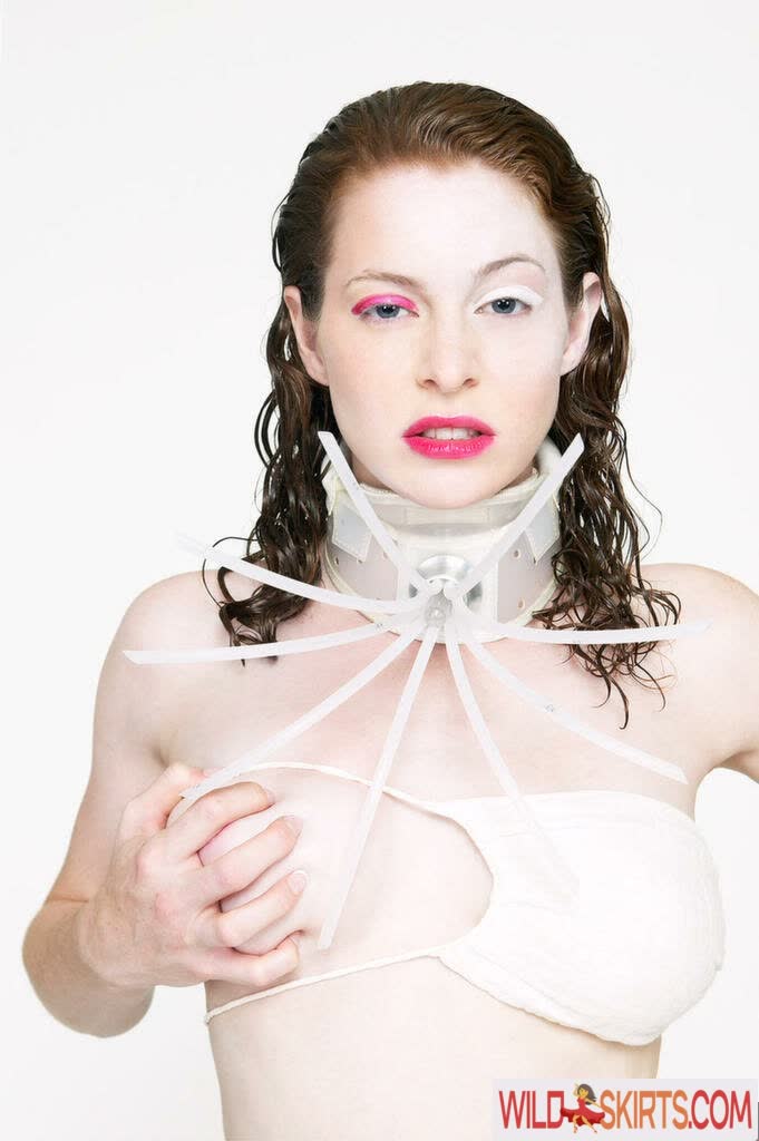 Esmé Bianco nude leaked photo #1