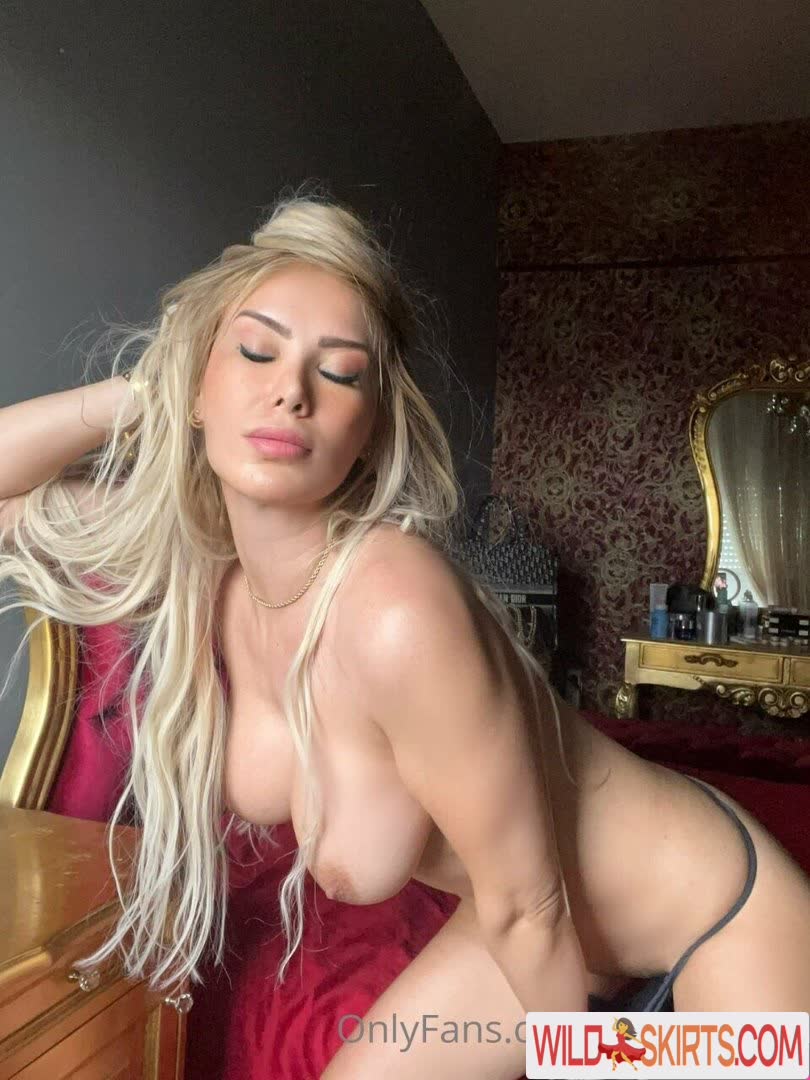 Esra Ersoy nude leaked photo #11