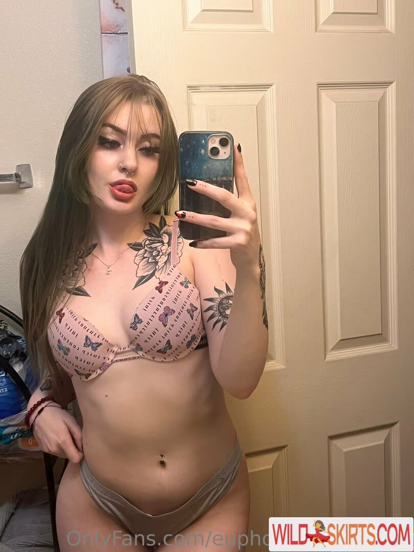 euphoriadreams333 / euphoriadreams333 / lex_that_one_dramatic_girl nude OnlyFans, Instagram leaked photo #101