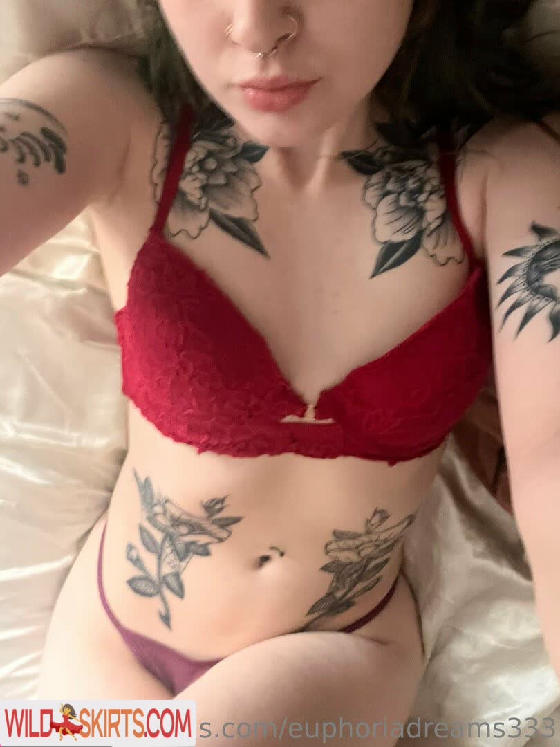 euphoriadreams333 / euphoriadreams333 / lex_that_one_dramatic_girl nude OnlyFans, Instagram leaked photo #121