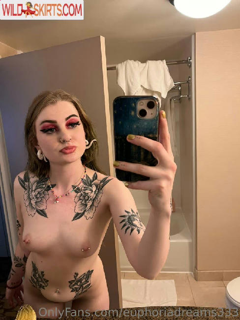 euphoriadreams333 / euphoriadreams333 / lex_that_one_dramatic_girl nude OnlyFans, Instagram leaked photo #159