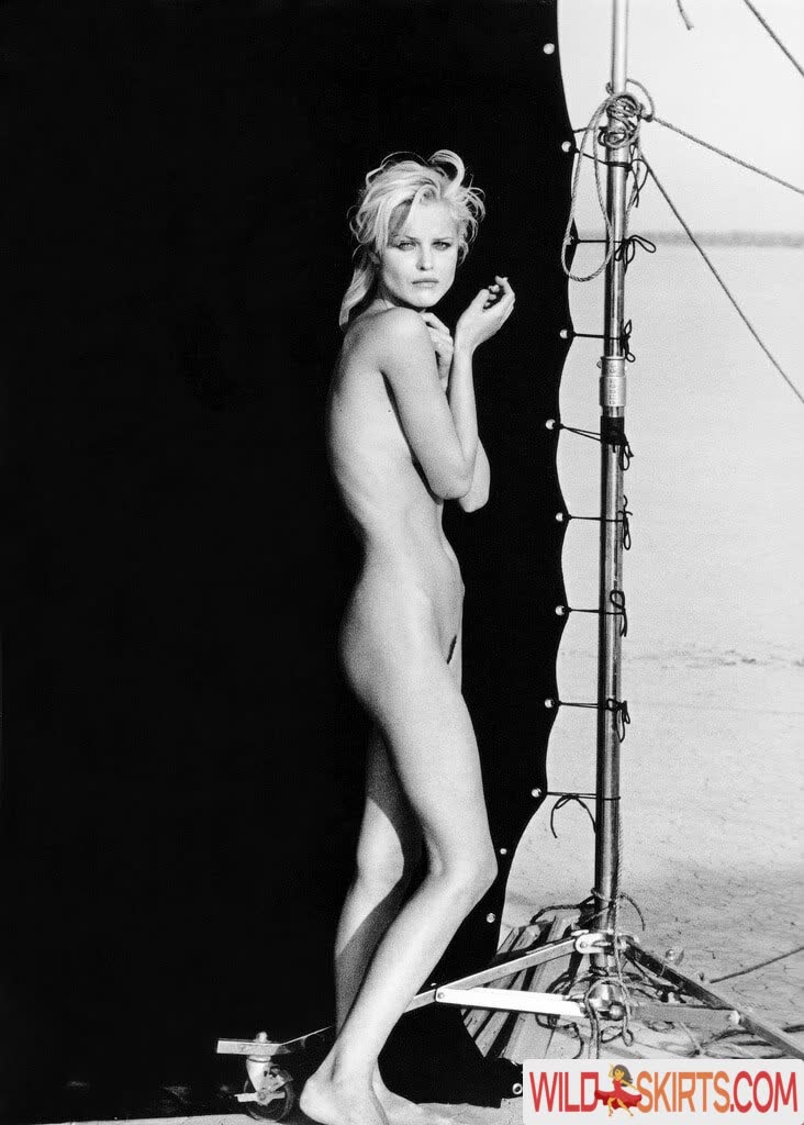 Eva Herzigova nude leaked photo #34