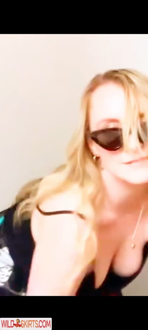 Evanna Lynch / Luna Lovegood Reportedly / evannalynch nude Instagram leaked photo #10