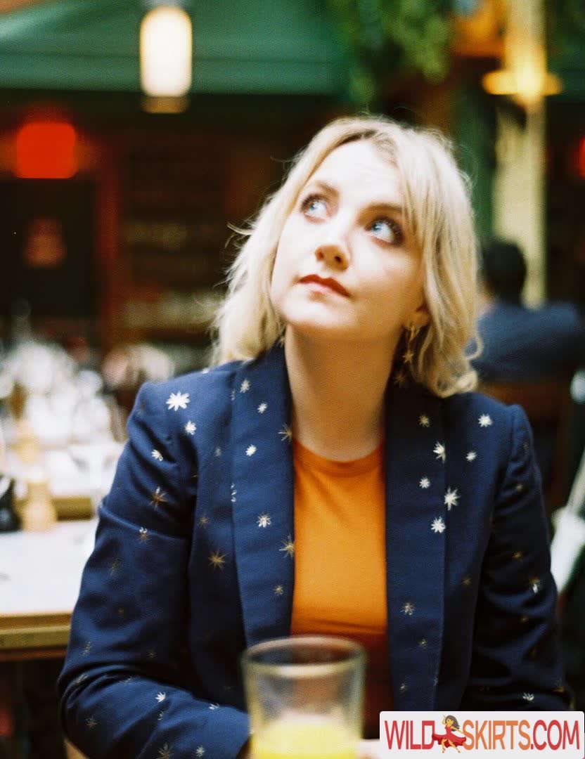 Evanna Lynch / Luna Lovegood Reportedly / evannalynch nude Instagram leaked photo #15