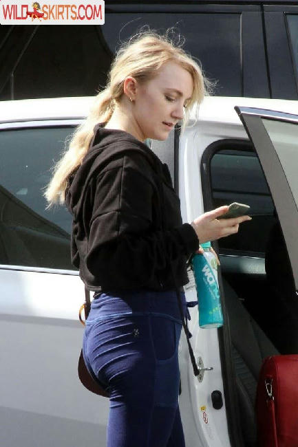 Evanna Lynch / Luna Lovegood Reportedly / evannalynch nude Instagram leaked photo #140