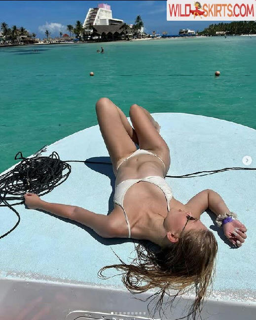 Faith Howard / faithghoward / scarlettshoward nude OnlyFans, Instagram leaked photo #8