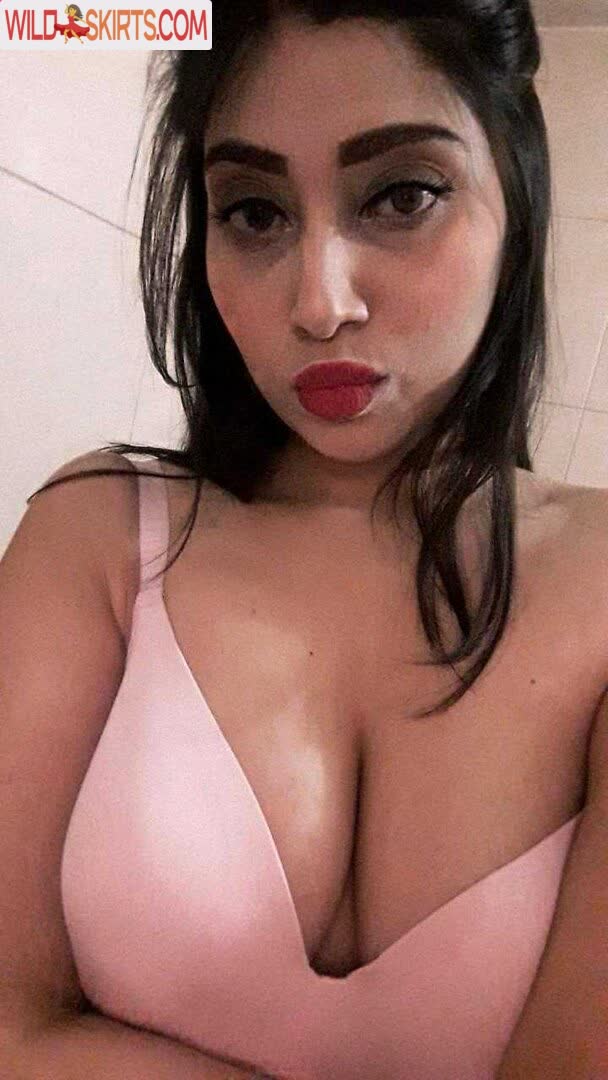 Farihapriyam nude leaked photo #15