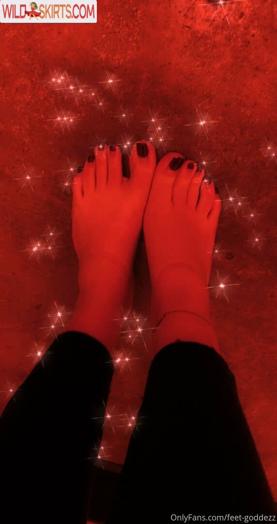 Feet-goddezz nude leaked photo #10