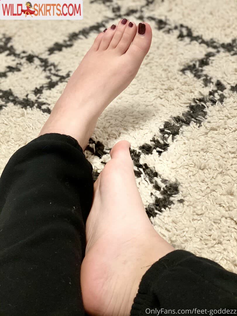 Feet-goddezz nude leaked photo #68