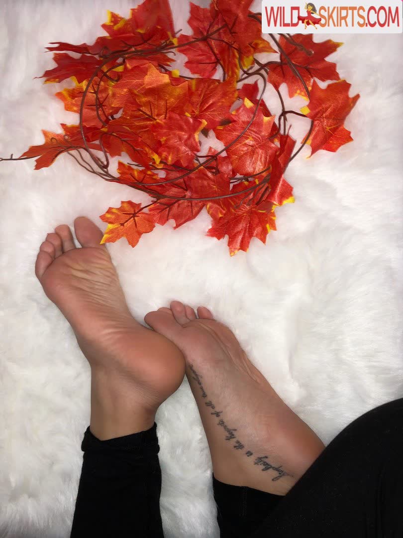 Feetbysvett nude leaked photo #27