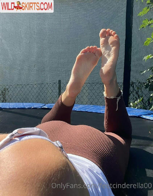 feetcinderella00 / feetcinderella00 / yellowcinderella_ nude OnlyFans, Instagram leaked photo #8