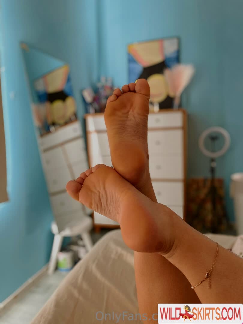 Feetloretta nude leaked photo #38