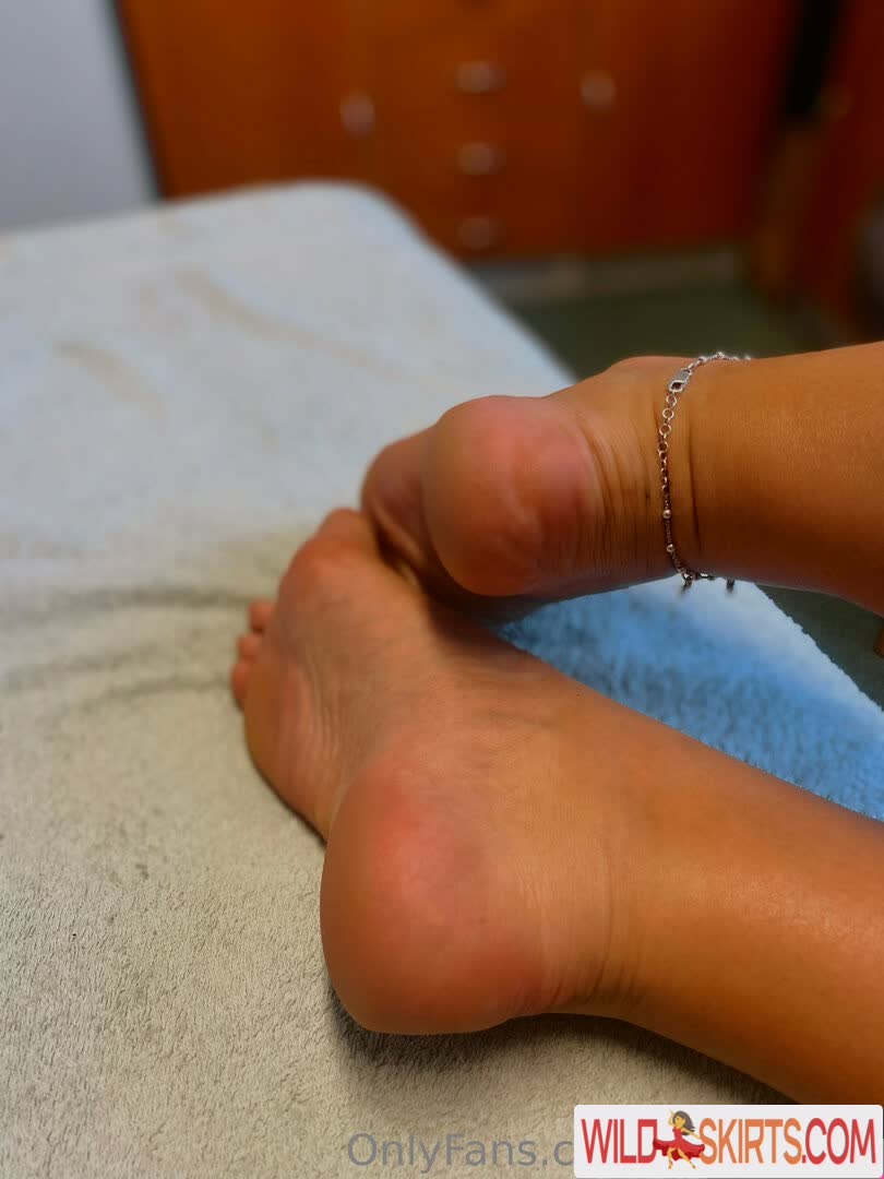 Feetloretta nude leaked photo #53