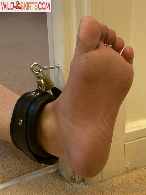 Feetnflaps nude leaked photo #3