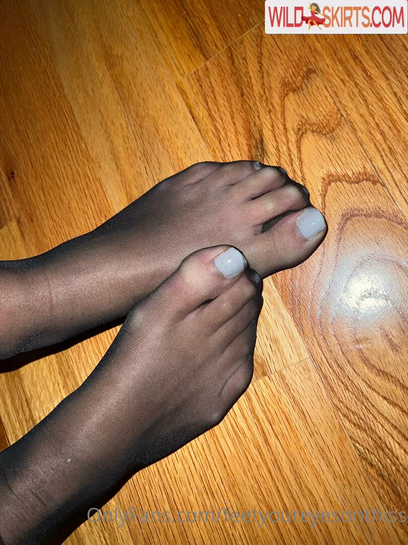 Feetyoureyesonthiss nude leaked photo #3