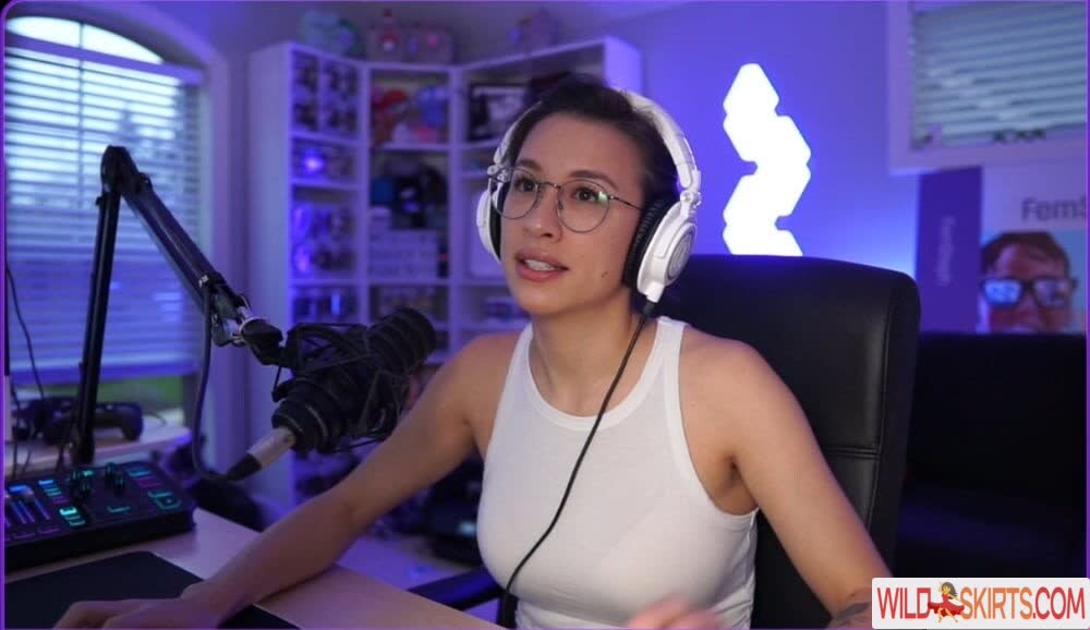 Femsteph nude leaked photo #21