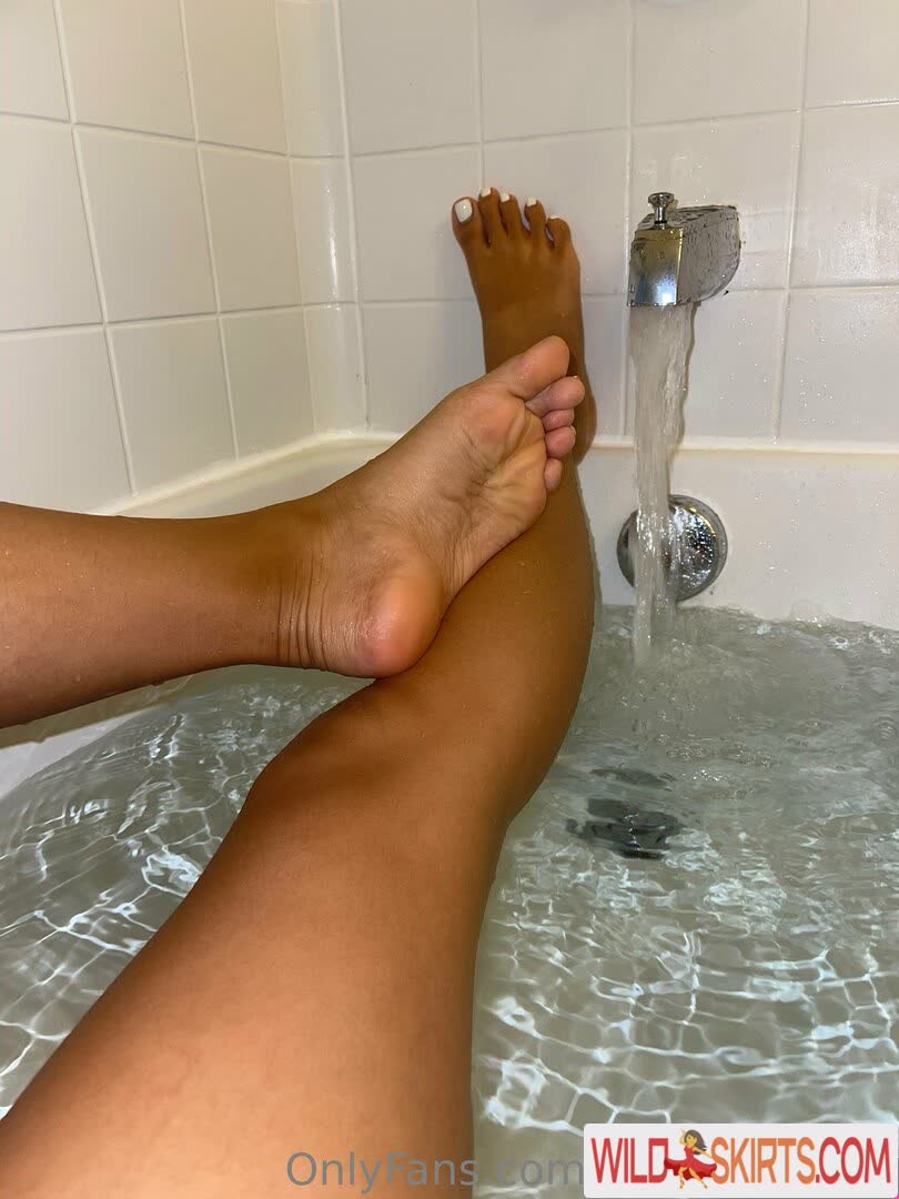 Fineislandfeet nude leaked photo #29