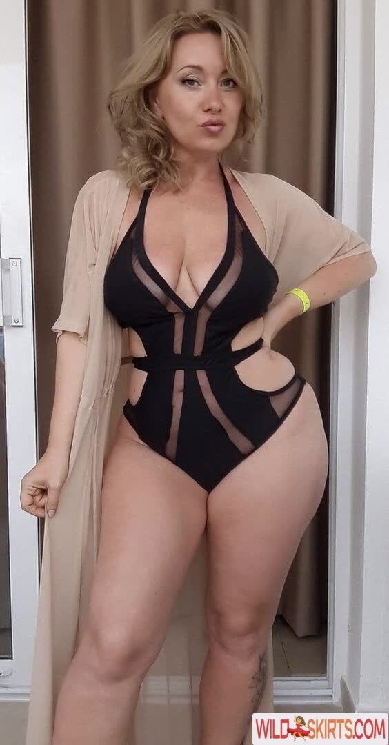 fitcurvyanna / annafanslover / fitcurvyanna nude OnlyFans leaked photo #11