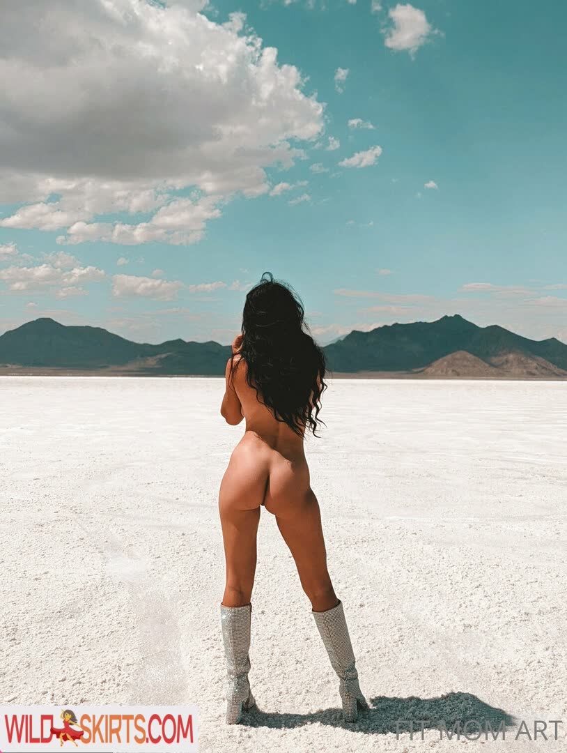 Fitmomart / Hot.Travel.Mom / fitmomart nude OnlyFans, Instagram leaked photo #3