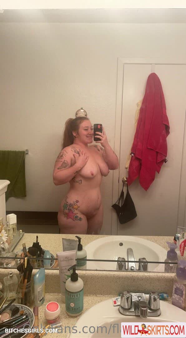 Flawlislawlis nude leaked photo #24