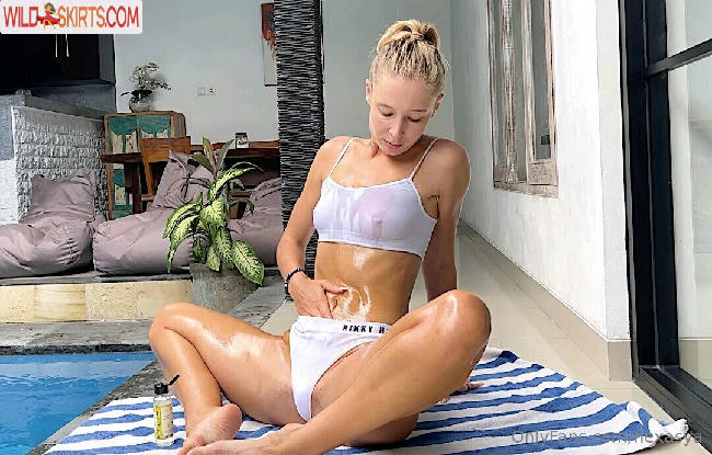 Flexasya / flexasya / lifewithasya nude OnlyFans, Instagram leaked photo #1