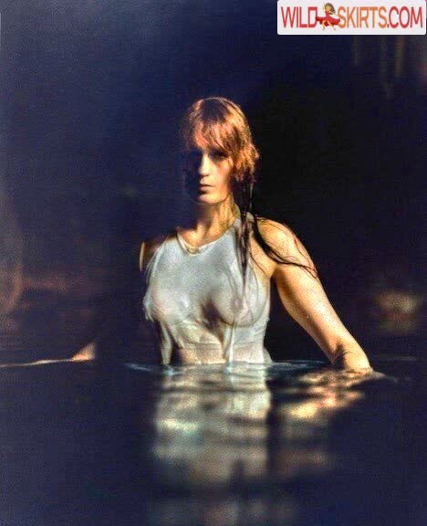 Florence Welch / florence nude Instagram leaked photo #3