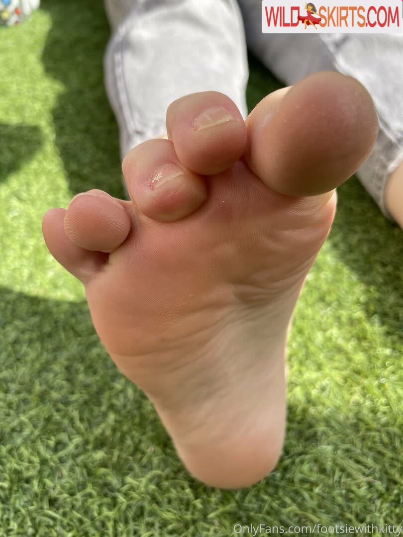 Footsiewithkitty nude leaked photo #12