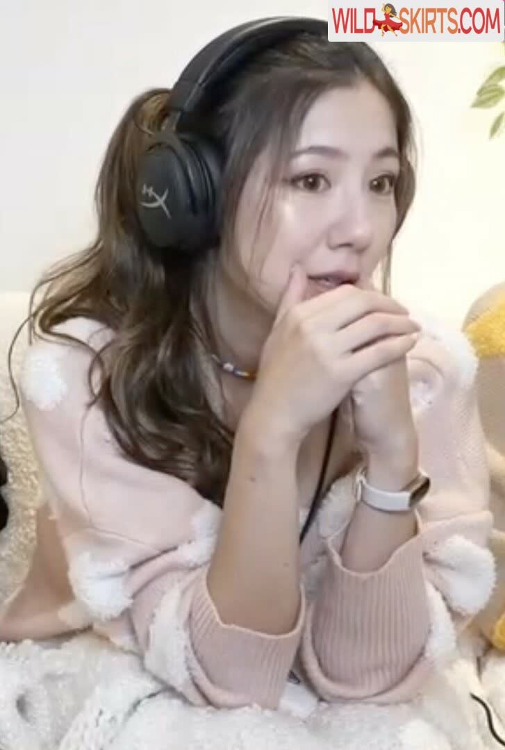 Fuslie nude leaked photo #287