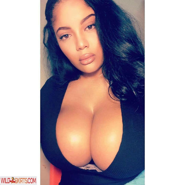 Gabrielle Logan / loganberry_ / thebigtitwitch nude OnlyFans, Snapchat, Instagram leaked photo #58