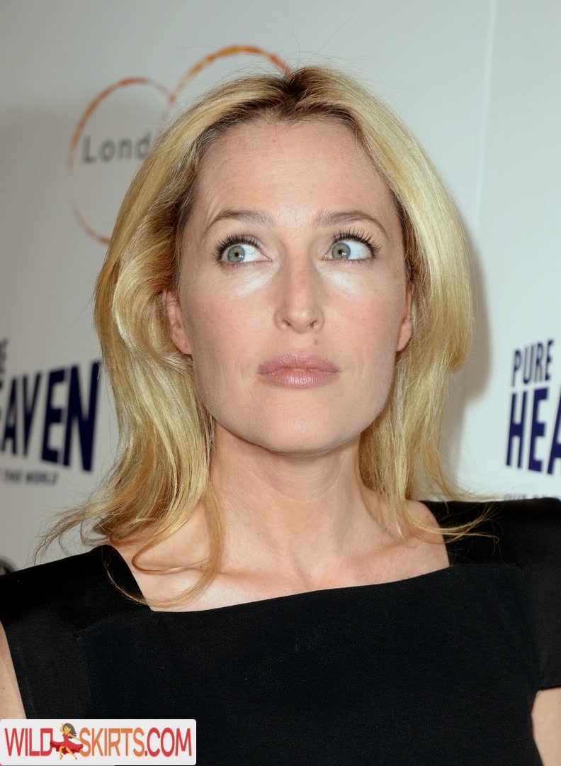 Gillian Anderson / gilliana nude Instagram leaked photo #11