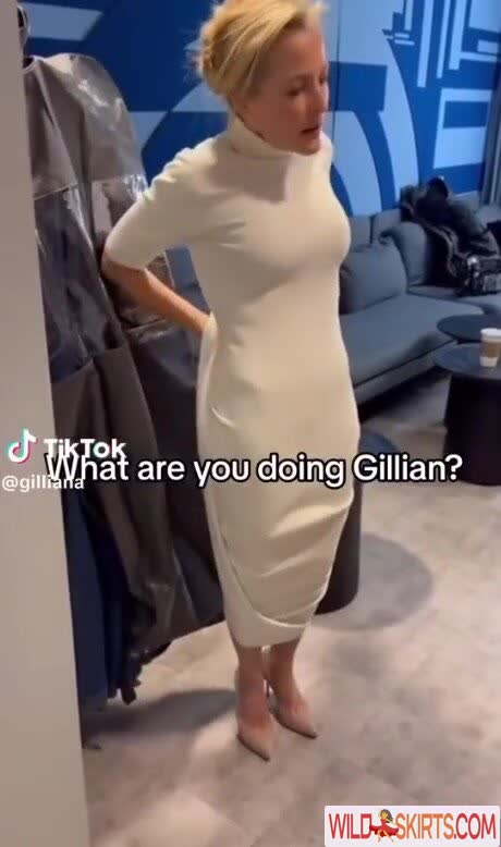 Gillian Anderson / gilliana nude Instagram leaked photo #9