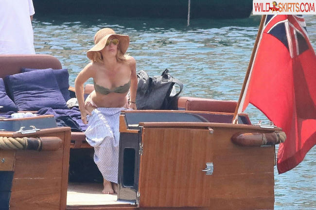 Gillian Anderson / GillianA nude Instagram leaked photo #274
