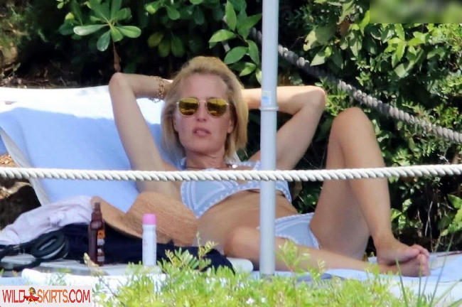 Gillian Anderson / gilliana nude Instagram leaked photo #457