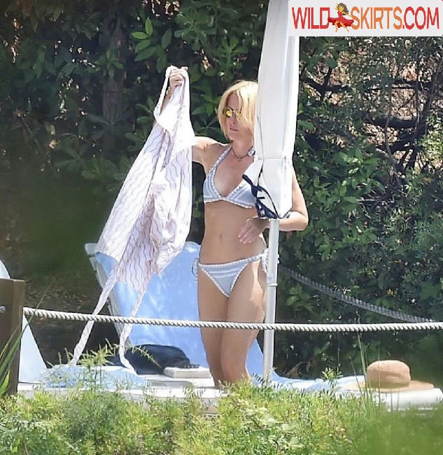 Gillian Anderson / gilliana nude Instagram leaked photo #460