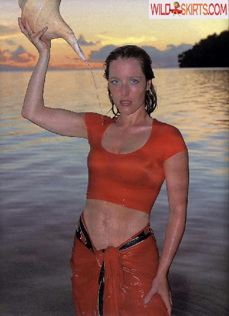 Gillian Anderson / gilliana nude Instagram leaked photo #477