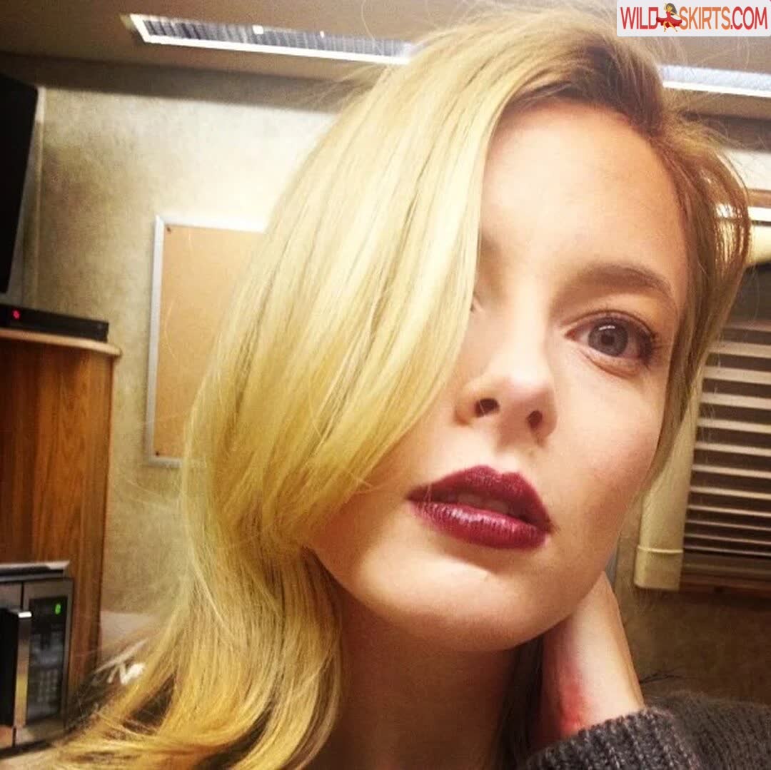 Gillian Jacobs / gillianjacobsofficial nude Instagram leaked photo #13