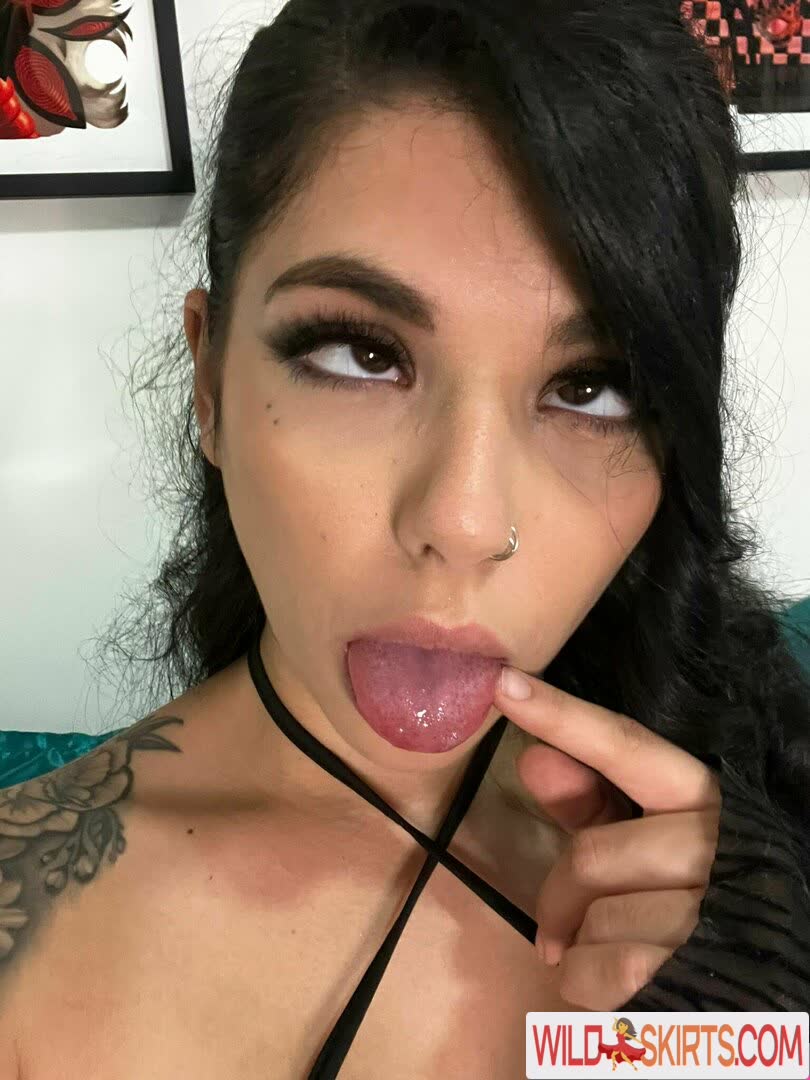 Gina Valentina nude leaked photo #17